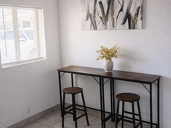 2nd image of 1118 Palm St APT 2
