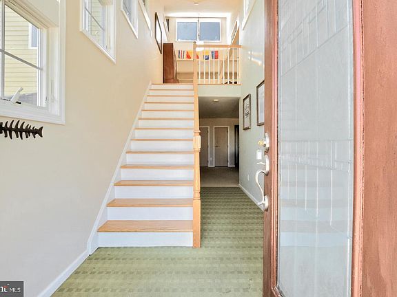 4th image of 2104 Bayview Ave
