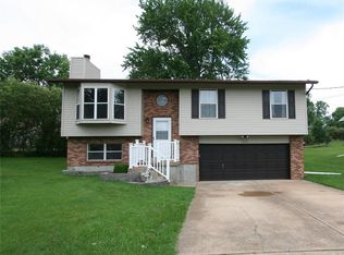 1139 Ellen Dr, Imperial, MO 63052