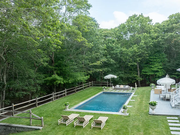 4 Fairway Dr — Photo 23
