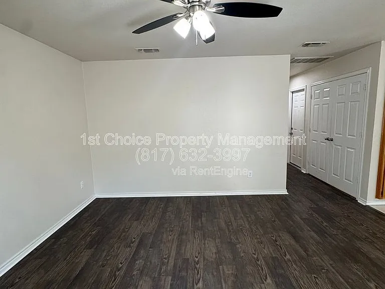 957 Austin Ct — Photo 11