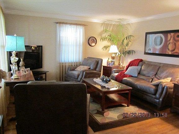 4th image of 2945 Royal Dr