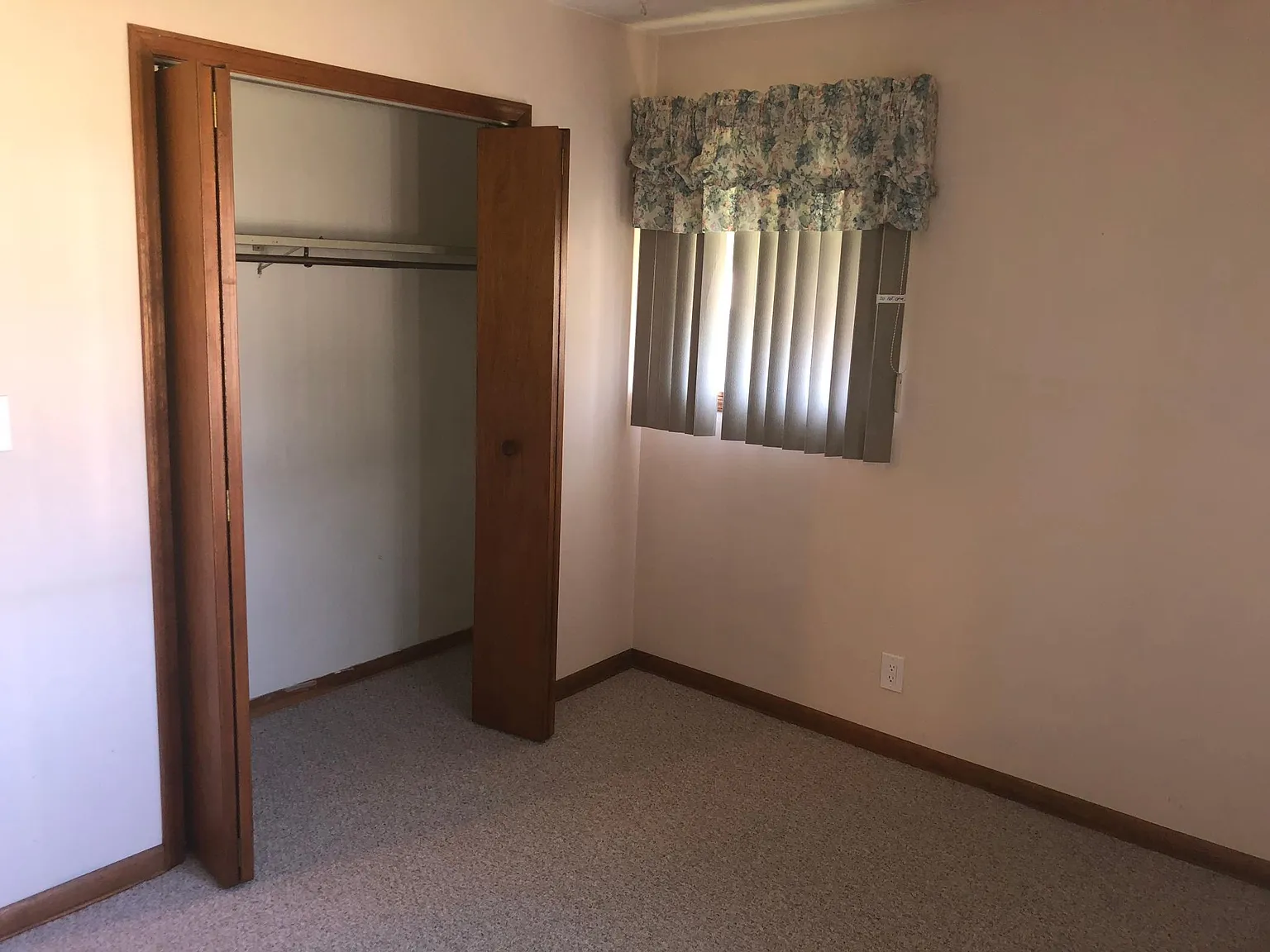3 bed, 1014 sqft, $2,000 — Photo 2