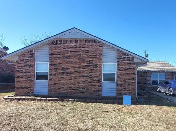 417 S 3rd St, McLoud, OK 74851