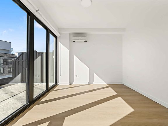 4th image of 2201 Beverley Rd #9B