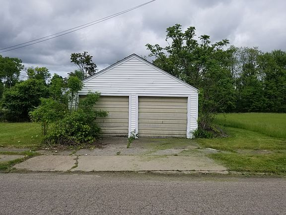 4th image of 1447 South Ave
