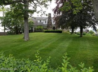 105 Club Rd, Riverside, CT 06878