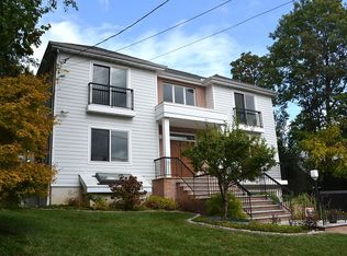 81 Croyden Ave, Great Neck, NY 11023