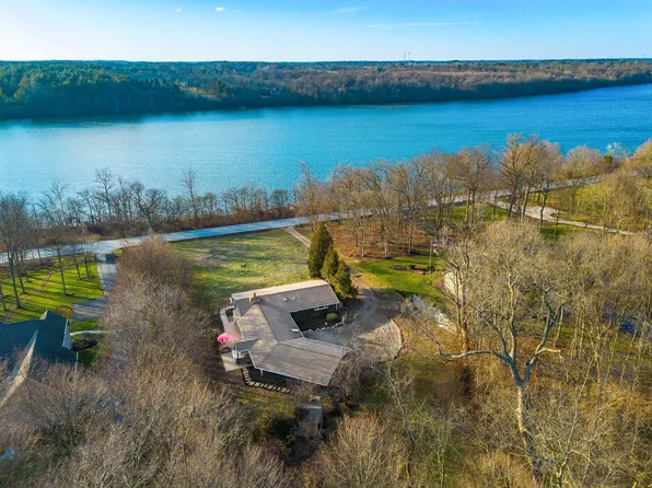 7321 Riverside Dr, Powell, OH 43065