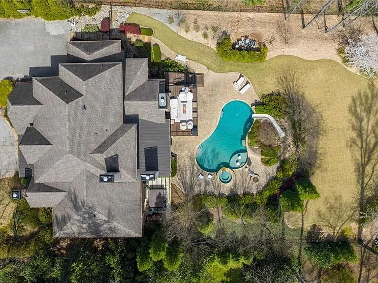 5265 Peachtree Dunwoody Rd — Photo 83
