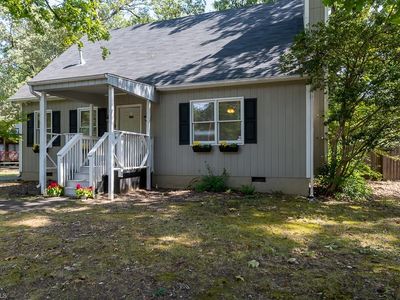 1349 Brookwood Dr, Winston Salem, NC, 27106