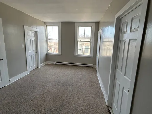 21 Sloan St Floor 3, Albany, NY 12202