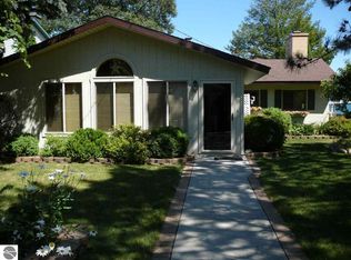 2213 Douglas Dr, Tawas City, MI 48763