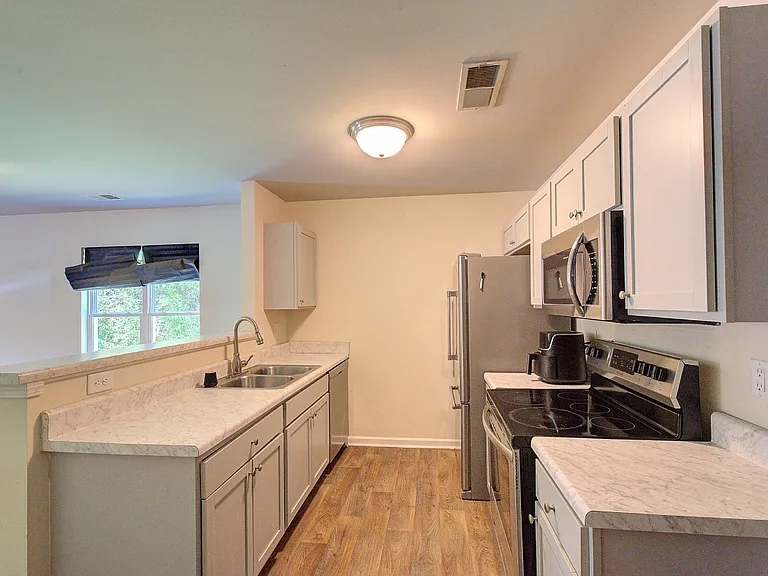109 Corning St #A — Photo 10