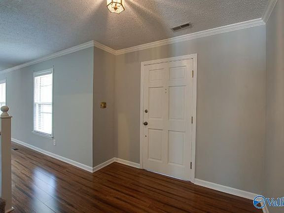4th image of 10137 Dunbarton Dr SE