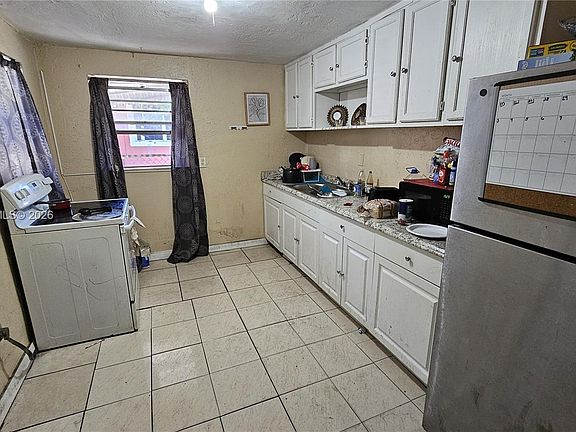 5th image of 2114 NW 5th St