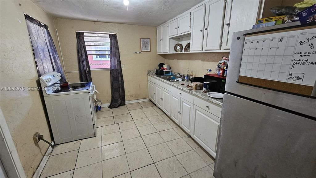 2114 NW 5th St, photo 5