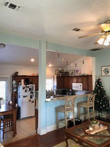 1300 Blackford Oakes — Photo 3