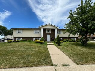 2109 Todd Dr, Bloomington, IL 61704