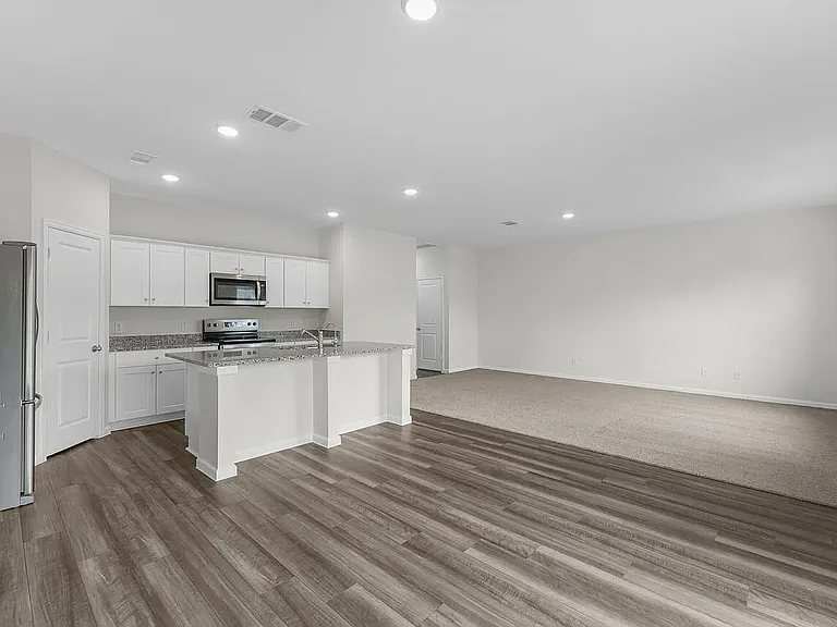 2110 Meadow Park Dr — Photo 6