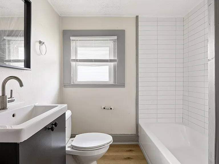 2101 Singleton St #2103 — Photo 20