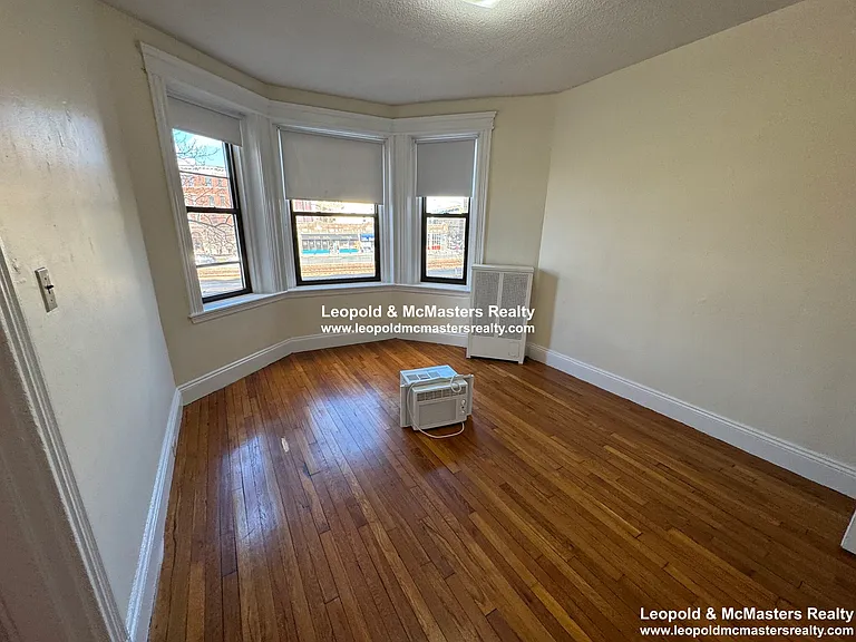 1124 Commonwealth Ave — Photo 49