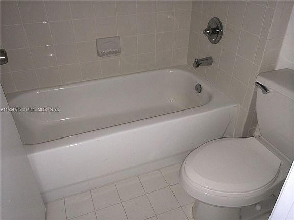 5th image of 6968 SW 39th St APT F202