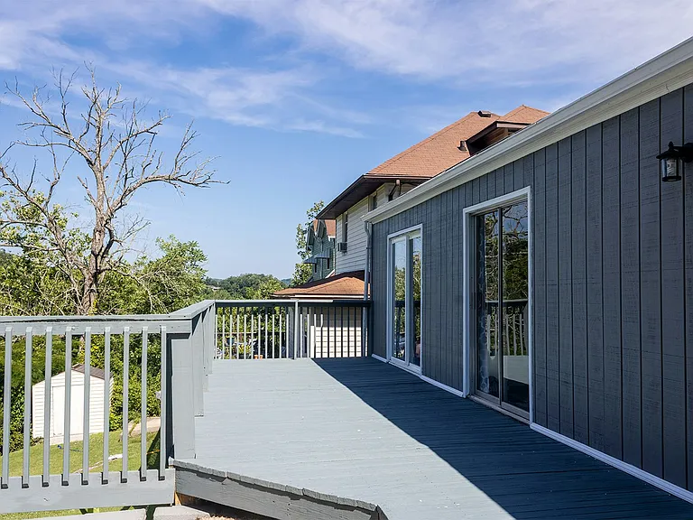 1617 Crestmont Dr — Photo 10