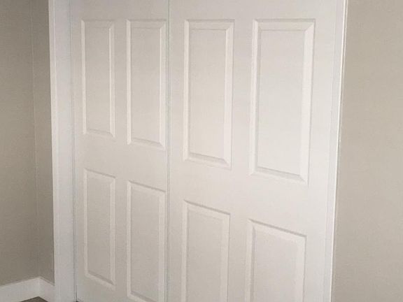 BR1 LARGE CLOSETS W/BUILT-INS