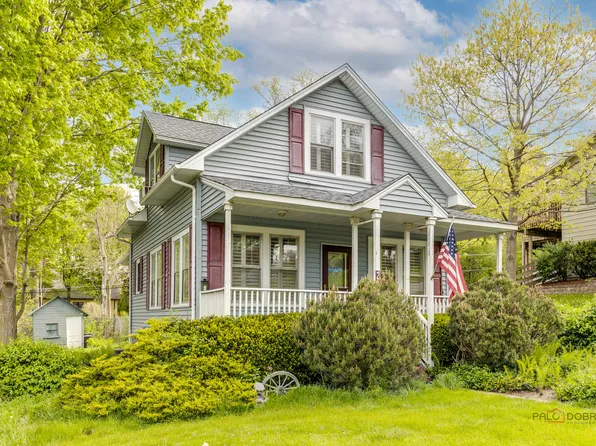 28628 W Lindbergh Dr, Barrington, IL 60010