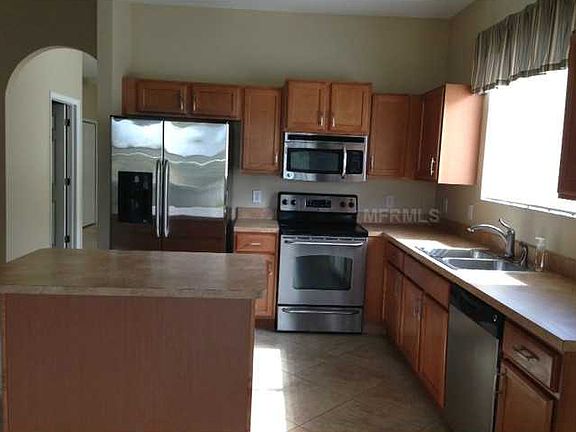 3rd image of 3921 Stornoway Dr