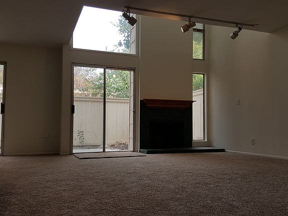 4th image of 18132 Andrea Cir S Unit 2