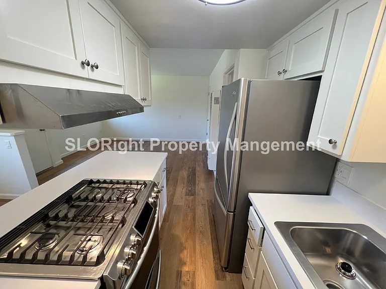 1181 Santa Ynez Ave #B — Photo 7