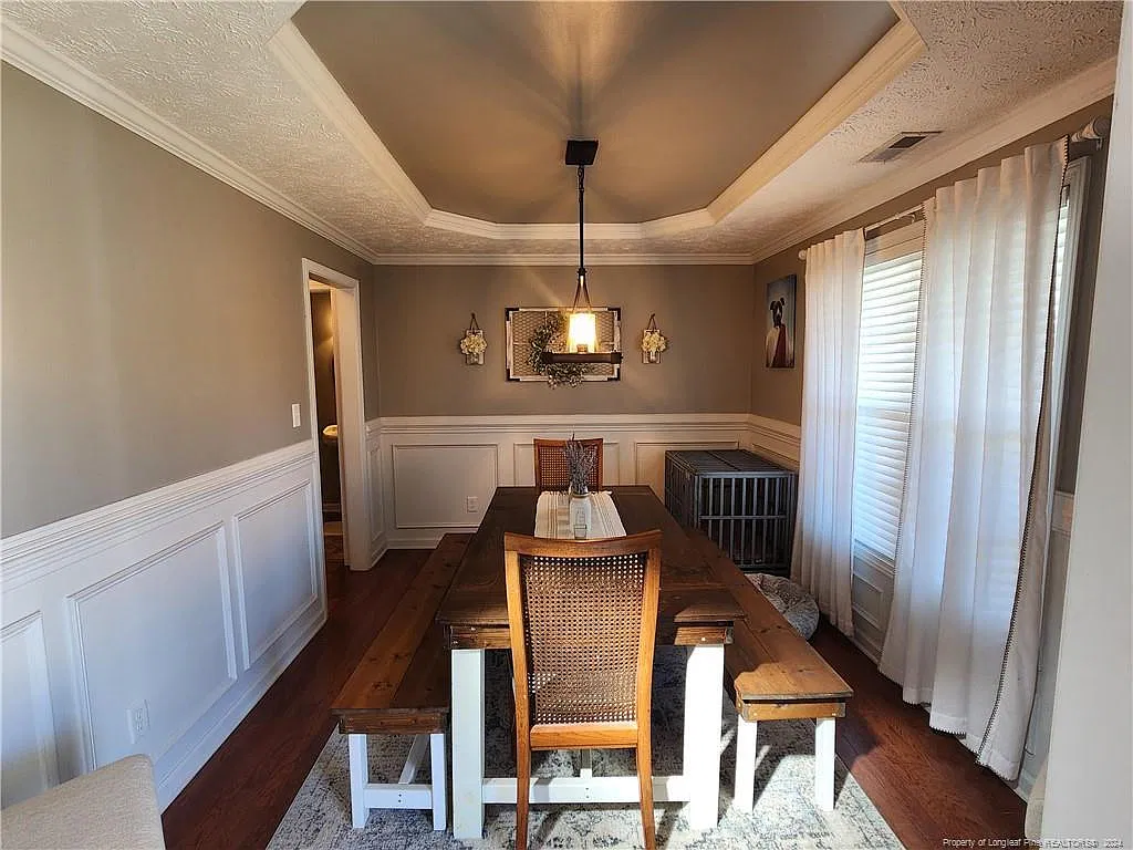 3 bed, 2.5 bath, $1,950 — Photo 2