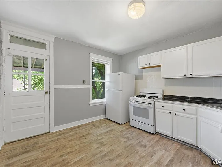 3332 Aubert Ave #A — Photo 7