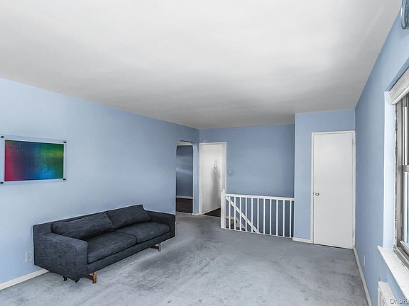 4th image of 219-57 74th Avenue #423A2