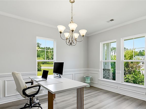 4th image of 107 Como Drive