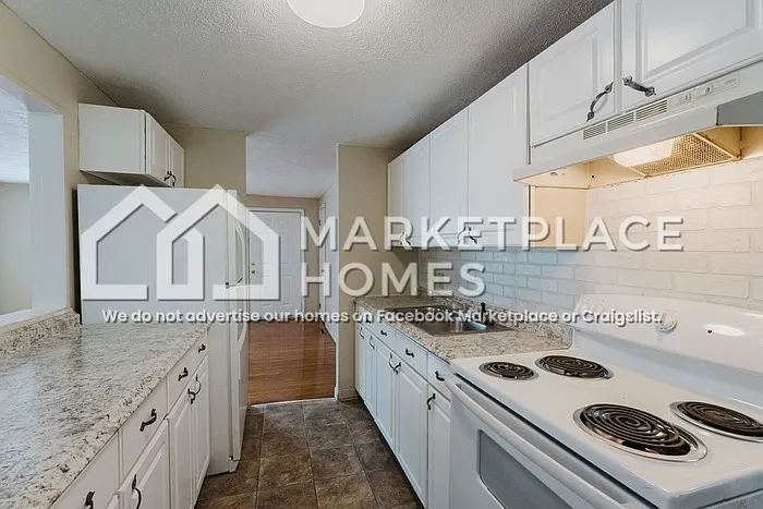 624 S Pine St — Photo 12