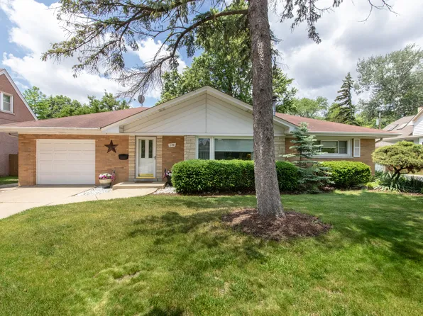 740 N Dee Rd, Park Ridge, IL 60068
