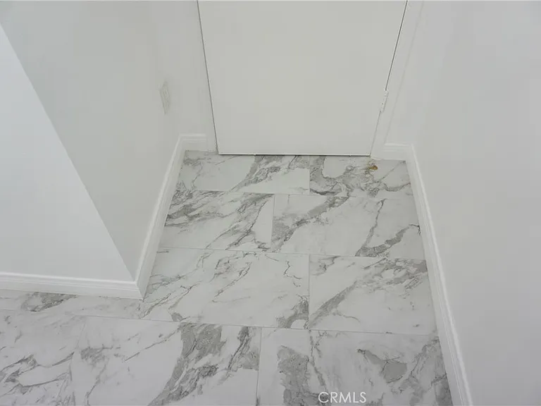 4610 Densmore Ave #20 — Photo 33