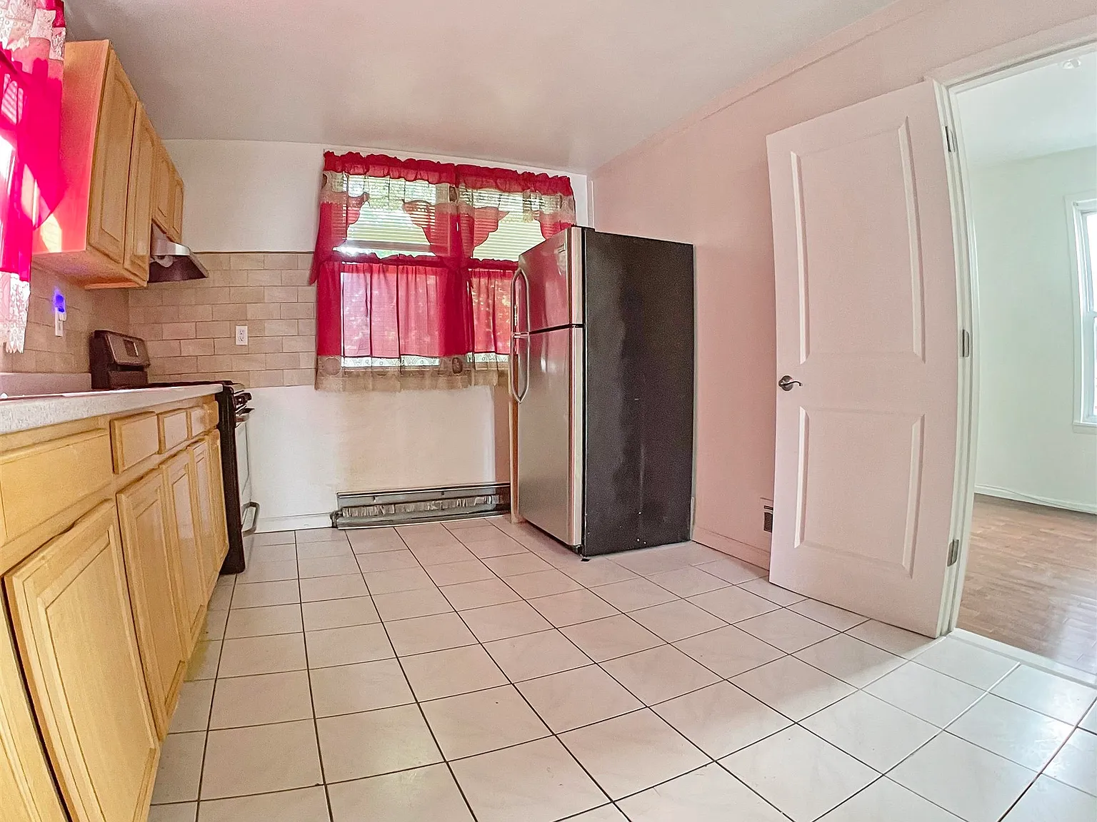 3 bed, 1.0 bath, $2,100 — Photo 3