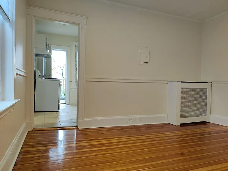 8 Barrows St #1E — Photo 19