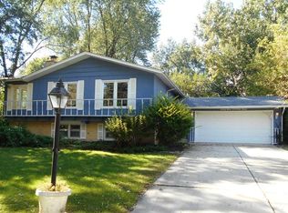 6924 Parkview Dr, Downers Grove, IL 60516