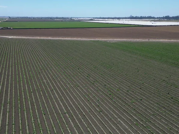 5848 Santa Clara Ave, Camarillo, CA 93010