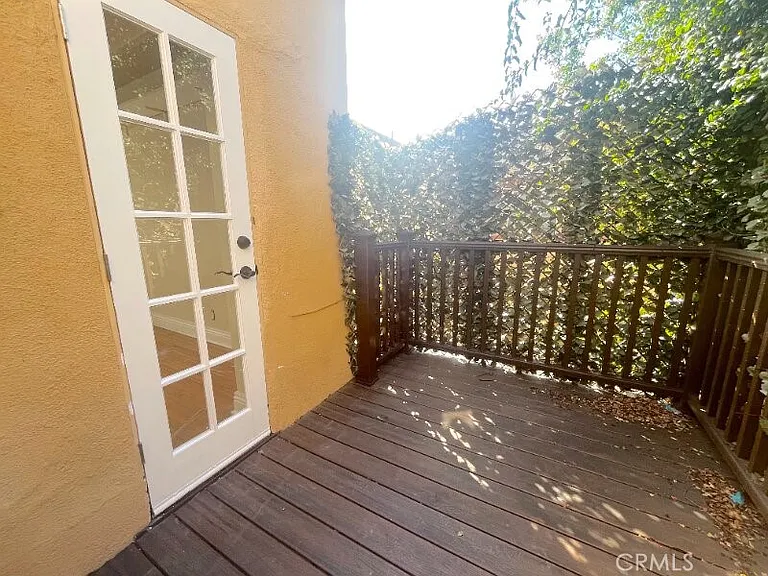 223 1/2 S Gale Dr — Photo 15