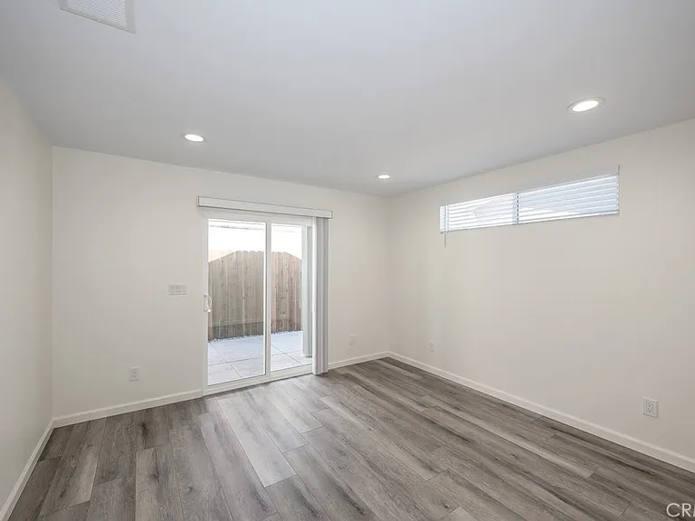 6237 Agnes Ave — Photo 11