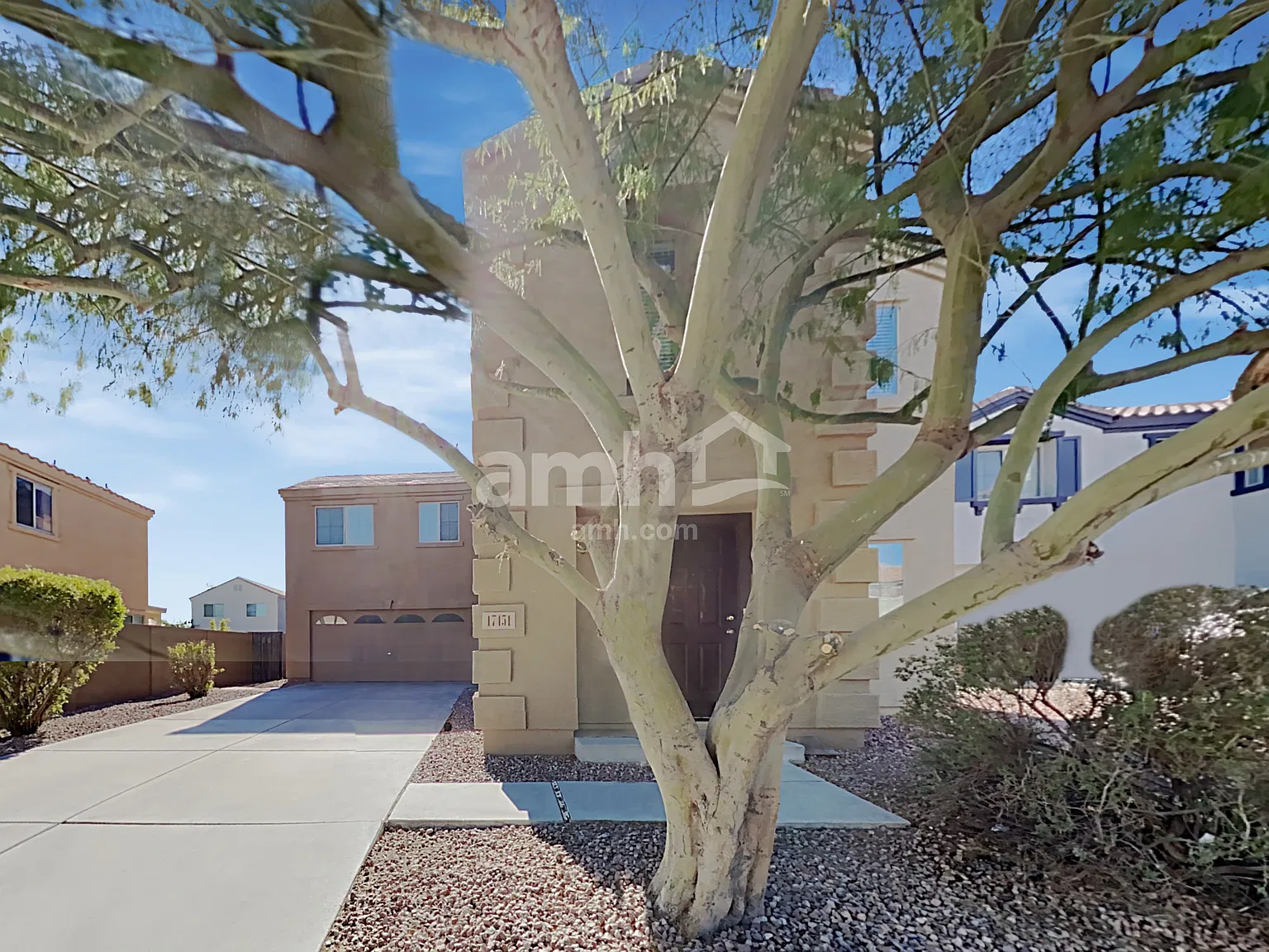 3 bed, 2.5 bath, 2136 sqft, $2,290 — Photo 1