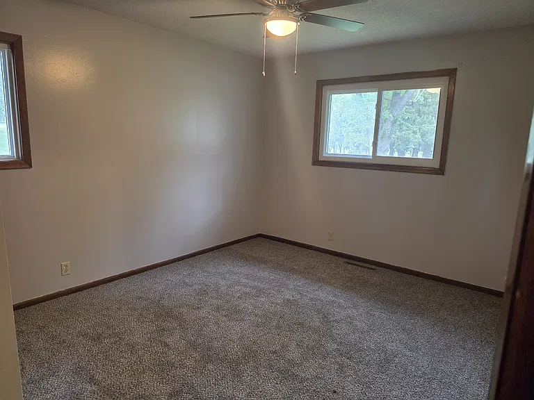 3807 Panorama Dr — Photo 11