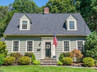 15 Yorke Rd, Mountain Lakes, NJ 07046