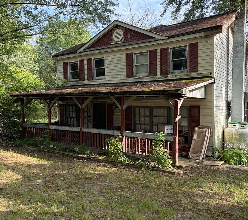 1st image of 140 1st St